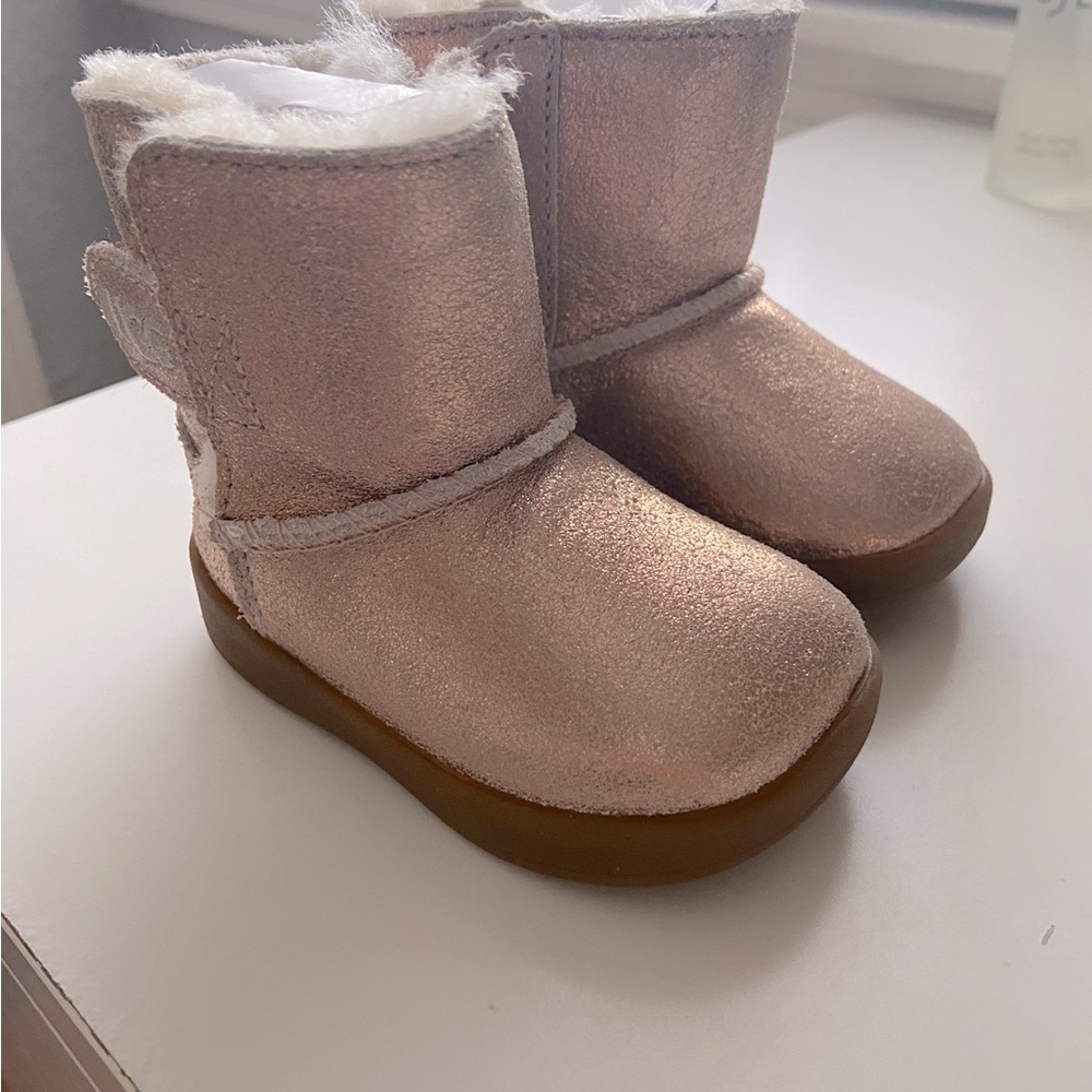 New baby Ugg Keelan glitter boots